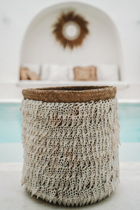 Košík z pandanové skořápky BAZAR BIZAR přírodní bílý 34x34x40 cm Baskets small 1
