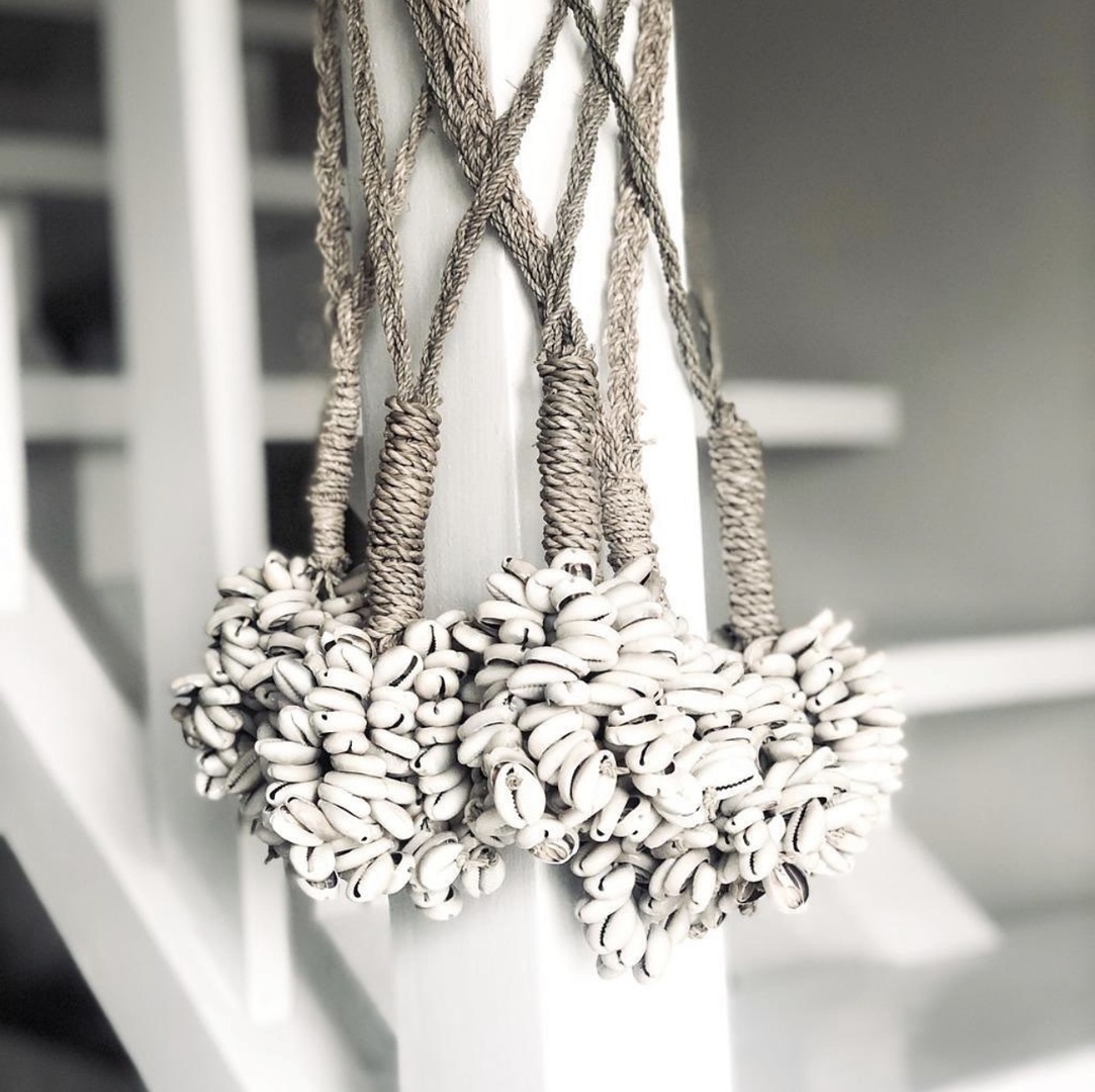 Zobrazit Střapec Cowrie Tassel - přírodní Střapec Cowrie Tassel - přírodní