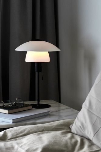 Kontrola Stolní lampa Verona Opal White od společnosti Nordlux