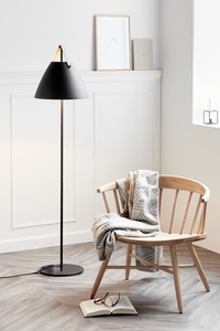 Řemínková stojací lampa Black Nordlux small 3