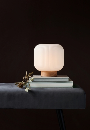 Kontrola Stolní lampa Milford Ash/Opalwhite od společnosti Nordlux