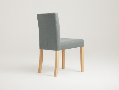 Kontrola Židle CustomForm Wilton Chair, čalounění Rich et90 platina, nohy z přírodního buku, výška sedáku 47 cm