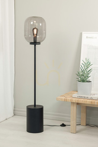 Podlahová lampa Markslojd BROOKLYN 108425 černá kouřové sklo 131 cm small 1