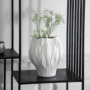 Váza Gallery Direct Flora velká bílá keramická 26 cm 1 Váza Gallery Direct Flora velká bílá keramická 26 cm small 1