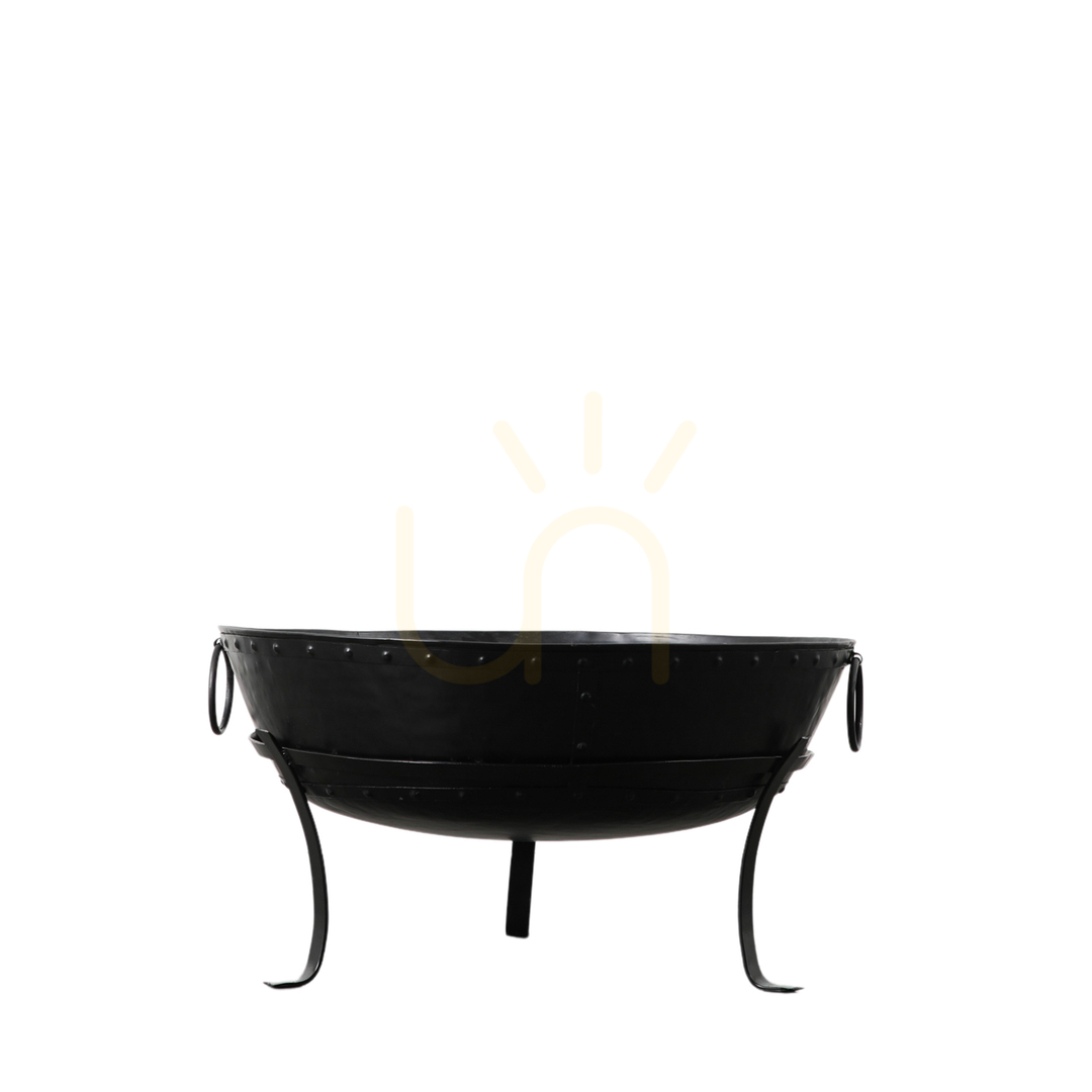 Kontrola Ohniště Gallery Direct Atessa černé železné 80 cm Ohniště Gallery Direct Atessa černé železné 80 cm