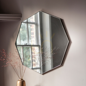 Zrcadlo Gallery Direct Bowie Octagon stříbrné 80 × 80 cm 1 Zrcadlo Gallery Direct Bowie Octagon stříbrné 80 × 80 cm small 1
