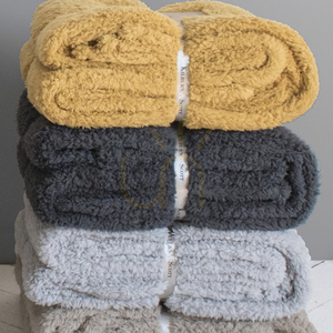 Přehoz Gallery Direct Teddy Fleece antracitový 130 × 180 cm 1 Přehoz Gallery Direct Teddy Fleece antracitový 130 × 180 cm small 1