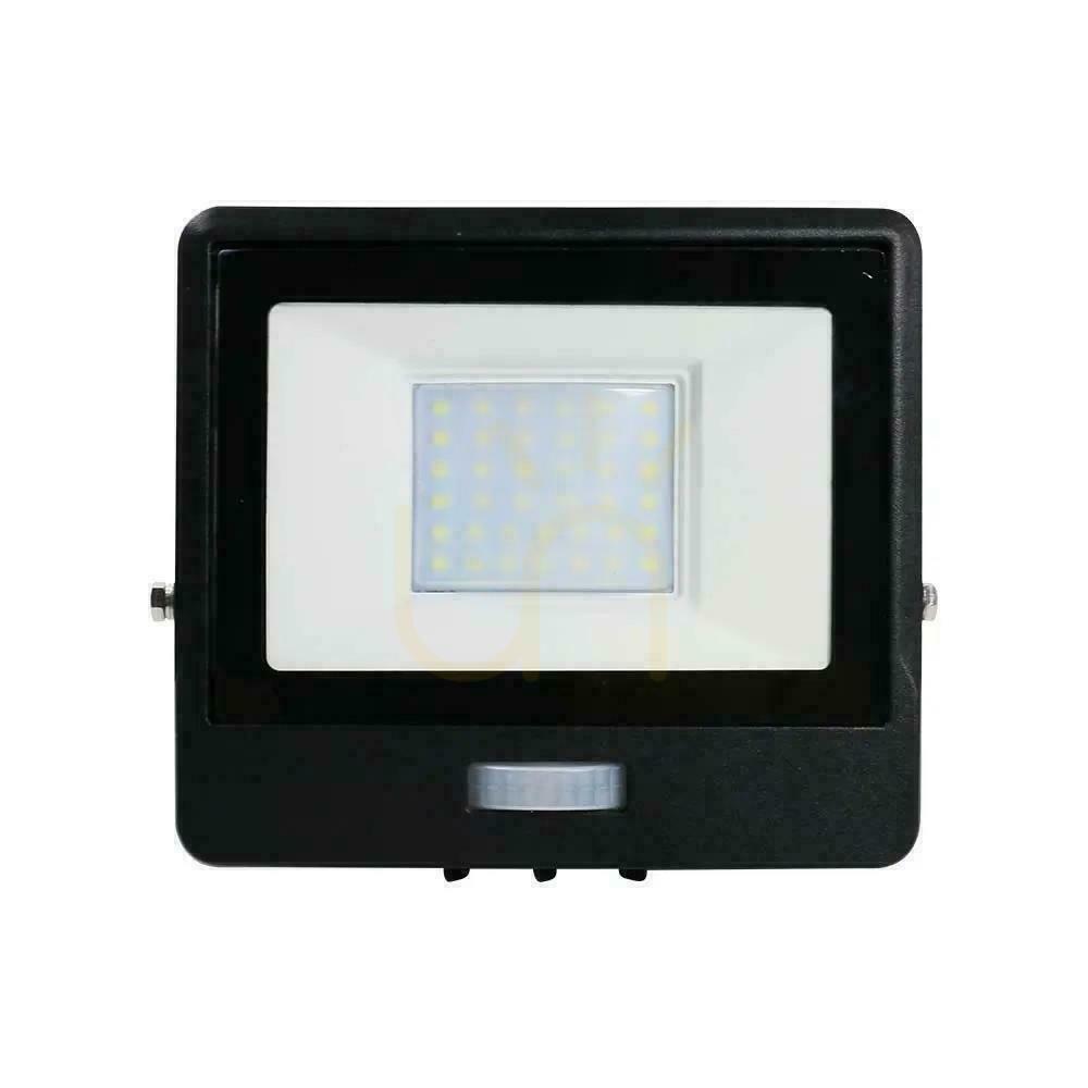 Pohled V-TAC LED projektor 30W SAMSUNG CHIP Senzor pohybu Černý kabel 1M VT-138S-1 6400K 2340lm Záruka 5 let V-TAC LED projektor 30W SAMSUNG CHIP Senzor pohybu Černý kabel 1M VT-138S-1 6400K 2340lm Záruka 5 let