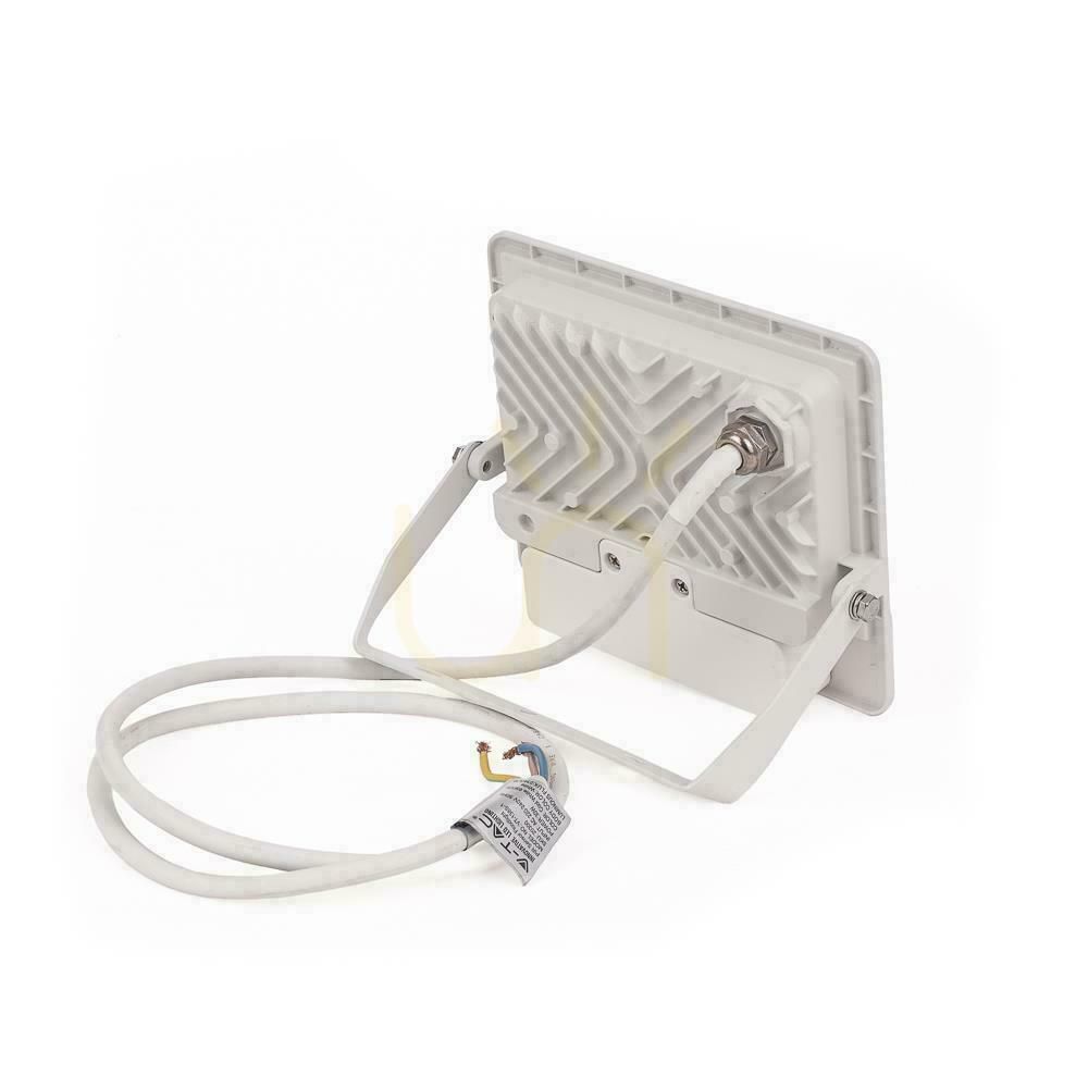 Pohled V-TAC 30W SAMSUNG CHIP LED Projektor Senzor pohybu Bílý kabel 1M VT-138S-1 4000K 2340lm 5 let záruka V-TAC 30W SAMSUNG CHIP LED Projektor Senzor pohybu Bílý kabel 1M VT-138S-1 4000K 2340lm 5 let záruka