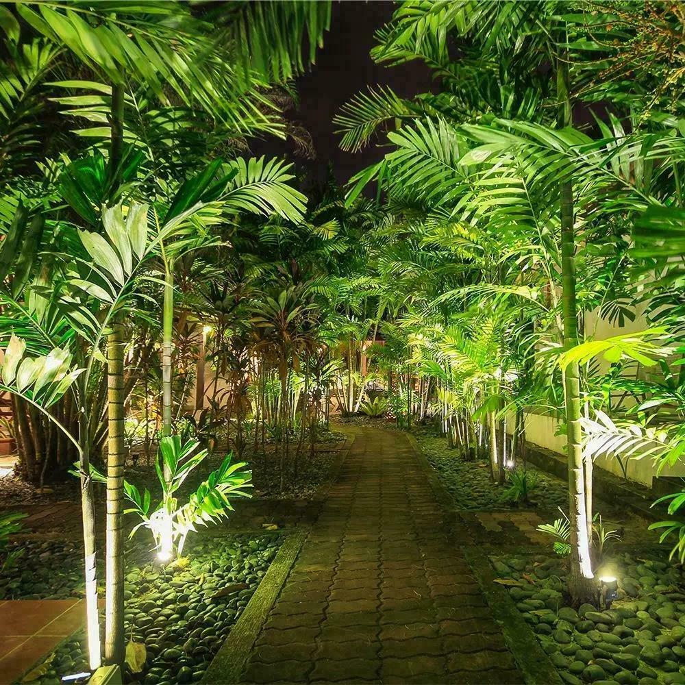 Pohled V-TAC 12W bílé VT-857-W 3000K 920lm LED zahradní svítidlo s pohonem. V-TAC 12W bílé VT-857-W 3000K 920lm LED zahradní svítidlo s pohonem.