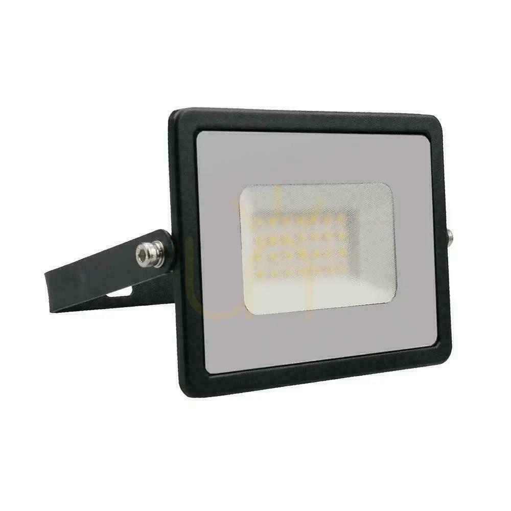Kontrola V-TAC 30W SMD LED projektor řady E černý VT-4031 4000K 2510lm. V-TAC 30W SMD LED projektor řady E černý VT-4031 4000K 2510lm.