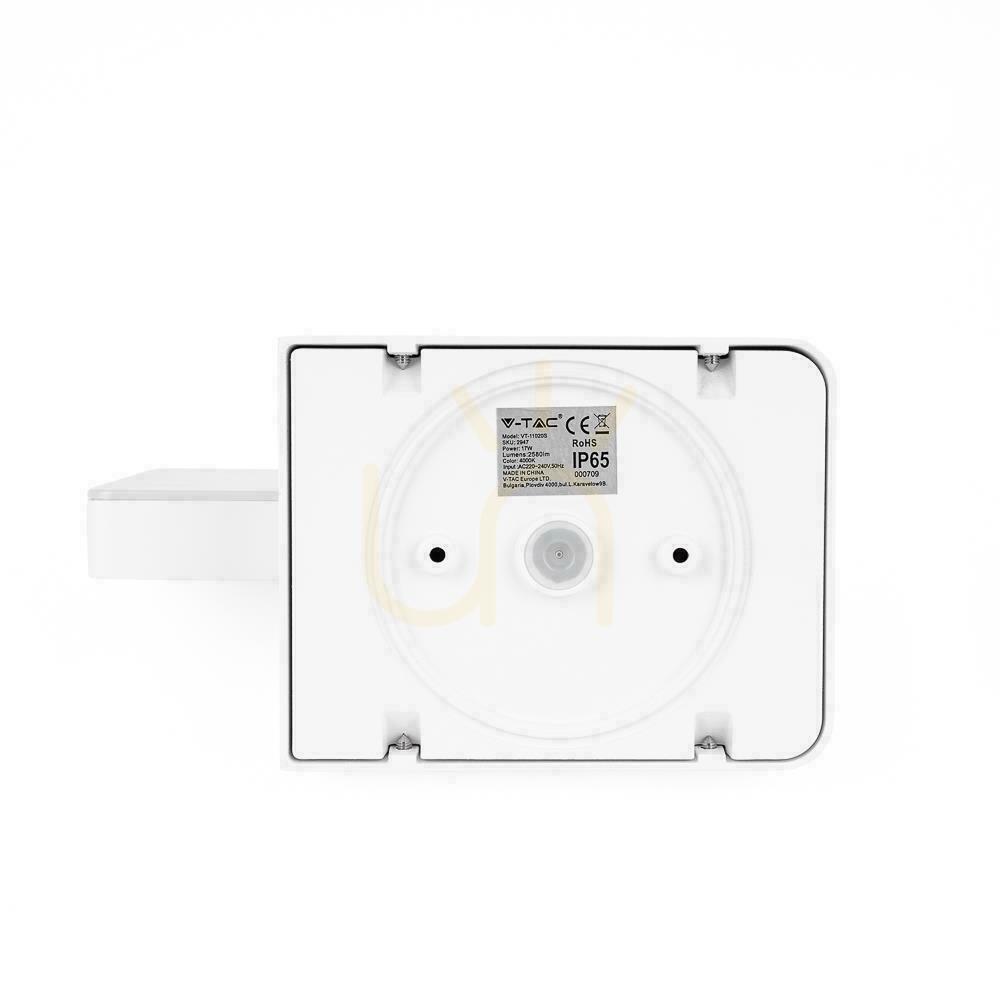 Zobrazit Projekční fasádní svítidlo V-TAC 17W s pohybovým senzorem bílé IP65 VT-11020S 4000K 2520lm. Projekční fasádní svítidlo V-TAC 17W s pohybovým senzorem bílé IP65 VT-11020S 4000K 2520lm.