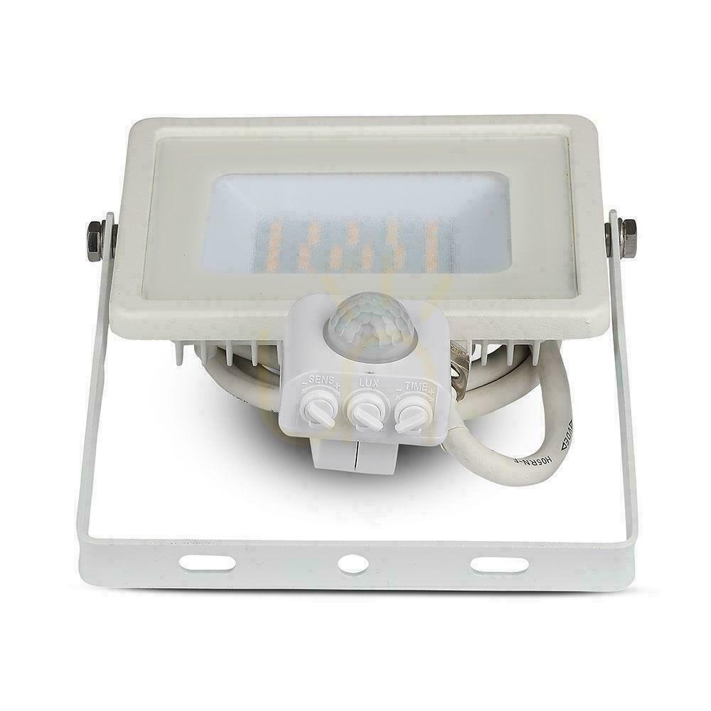 Pohled V-TAC 30W SAMSUNG CHIP LED projektor Senzor pohybu s funkcí vypnutí Bílá VT-30-S-W 3000K 2400lm 5 let záruka V-TAC 30W SAMSUNG CHIP LED projektor Senzor pohybu s funkcí vypnutí Bílá VT-30-S-W 3000K 2400lm 5 let záruka