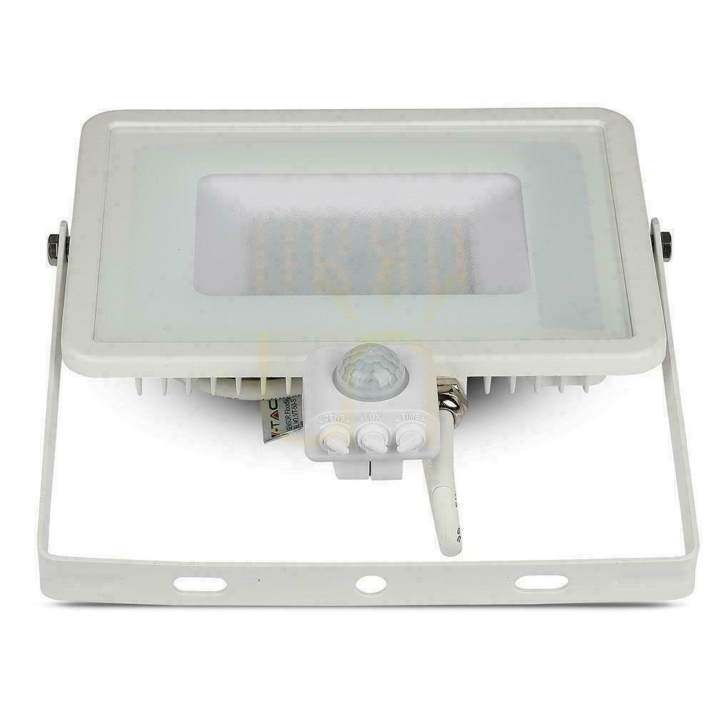 Pohled LED projektor V-TAC 50W SAMSUNG CHIP Senzor pohybu s funkcí vypnutí Bílá VT-50-S-W 3000K 4000lm Záruka 5 let LED projektor V-TAC 50W SAMSUNG CHIP Senzor pohybu s funkcí vypnutí Bílá VT-50-S-W 3000K 4000lm Záruka 5 let