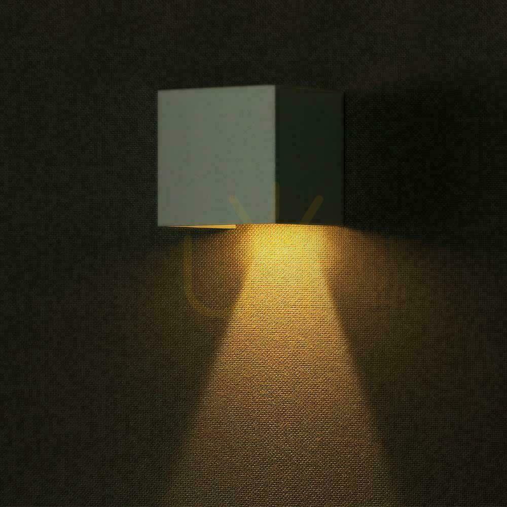 Zobrazit Solární nástěnné svítidlo V-TAC 9W LED COB Adjustable White Cube 15x15cm IP65 VT-11109 4000K 860lm. Solární nástěnné svítidlo V-TAC 9W LED COB Adjustable White Cube 15x15cm IP65 VT-11109 4000K 860lm.