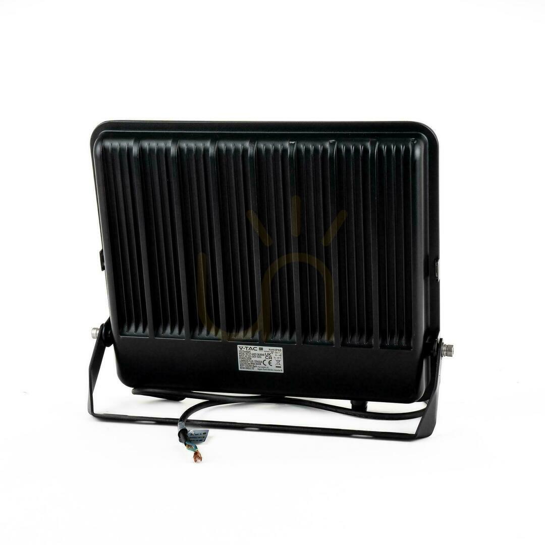 Pohled LED reflektor V-TAC VT-44204 200 W 17540 lm 4000 K, černý, IP65 LED reflektor V-TAC VT-44204 200 W 17540 lm 4000 K, černý, IP65