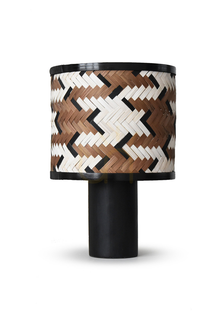 Kontrola PHIL Stojací lampa, opletený bambus, černá textilní šňůra, vypínač na šňůře Aviano PHIL Stojací lampa, opletený bambus, černá textilní šňůra, vypínač na šňůře Aviano