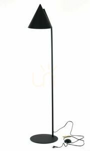 Černá stojací lampa Cono 1 small 9
