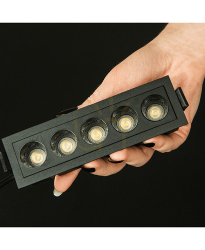 Kontrola Zambelis S192 – černé vestavné LED svítidlo 12 W, 3000 K