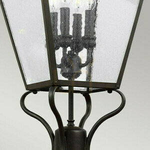 Pouliční lampa – 4 světelné zdroje od Galeny Elsteadové small 4