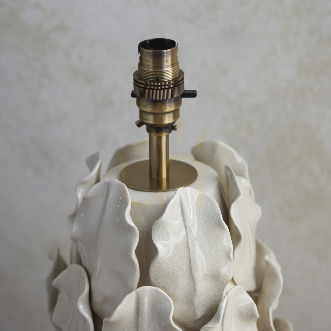 Zobrazit Stolní lampa Endon Vrstvené listy, mosaz, keramika a ocel Stolní lampa Endon Vrstvené listy, mosaz, keramika a ocel