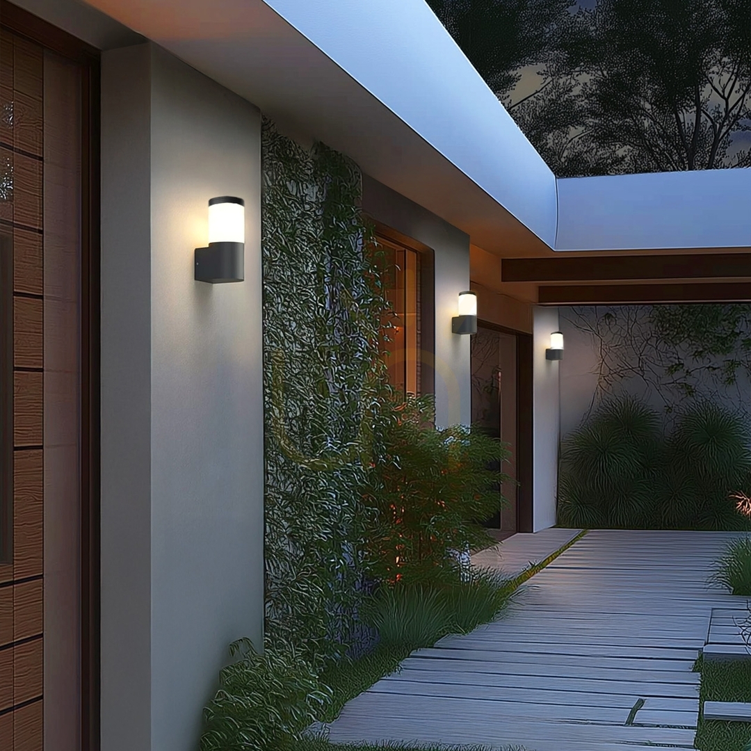 Zobrazit Venkovní nástěnné svítidlo Stella Column Wall GU10 6W CCT 230V 270 St IP44 Ik08 100 X130 X245mm Black Round Facade. Venkovní nástěnné svítidlo Stella Column Wall GU10 6W CCT 230V 270 St IP44 Ik08 100 X130 X245mm Black Round Facade.