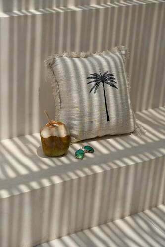 Kontrola Povlak na polštář Gili Palm přírodní černá 50 x 50 cm