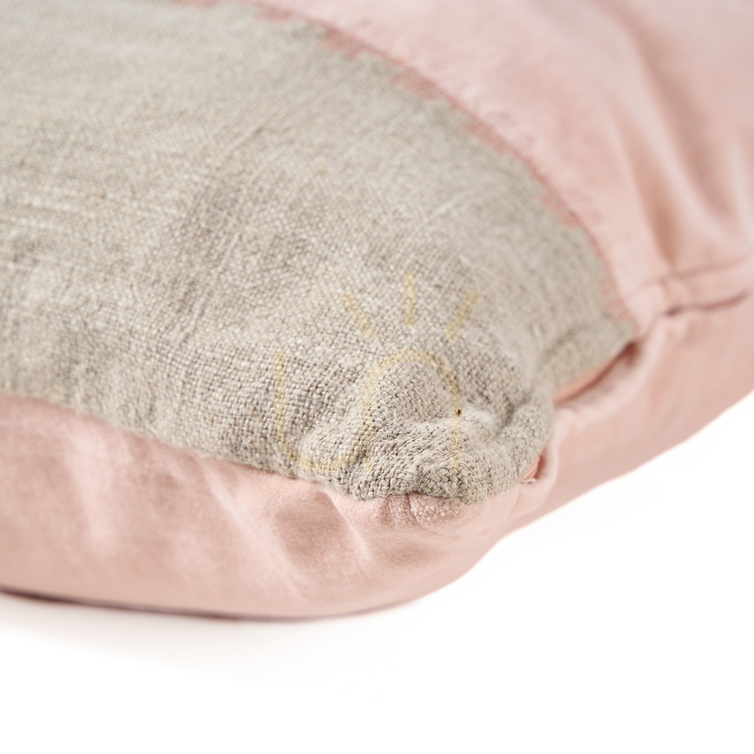 Náhled Povlak na polštář BAZAR BIZAR The Velvet Divorce Natural Pink 30 × 50 cm Povlak na polštář BAZAR BIZAR The Velvet Divorce Natural Pink 30 × 50 cm