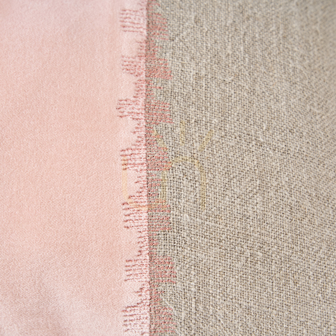 Pohled Povlak na polštář BAZAR BIZAR The Velvet Divorce Natural Pink 30 × 50 cm Povlak na polštář BAZAR BIZAR The Velvet Divorce Natural Pink 30 × 50 cm
