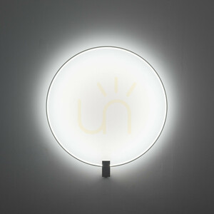 Nástěnné svítidlo Vexa White s LED žárovkou o výkonu 18 W small 1
