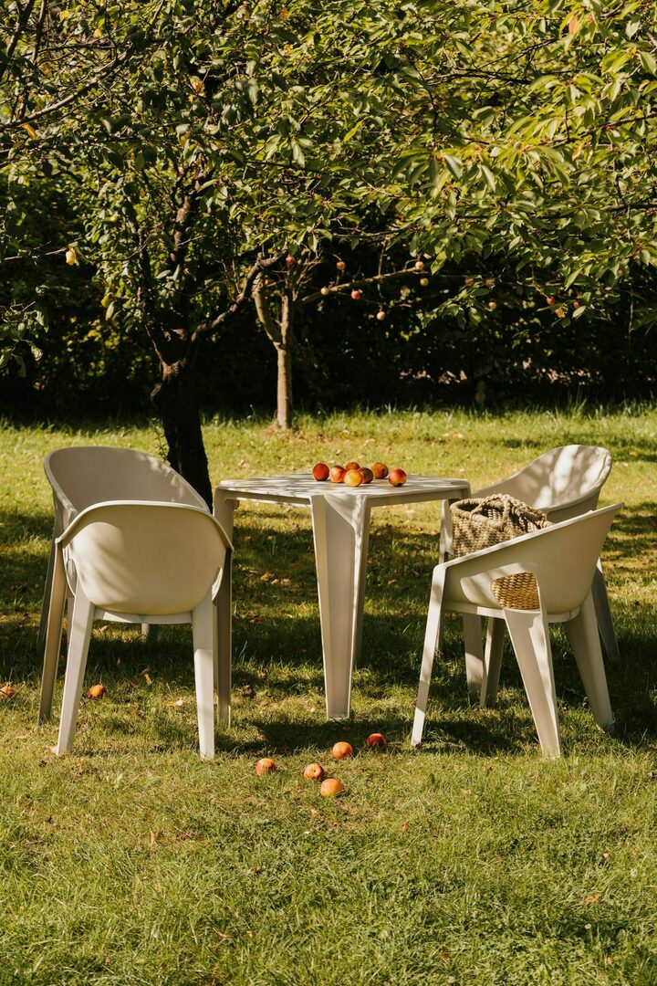 Náhled FLOS866 Konferenční stolek Lottie Garden – světle šedý FERNE FLOS866 Konferenční stolek Lottie Garden – světle šedý FERNE