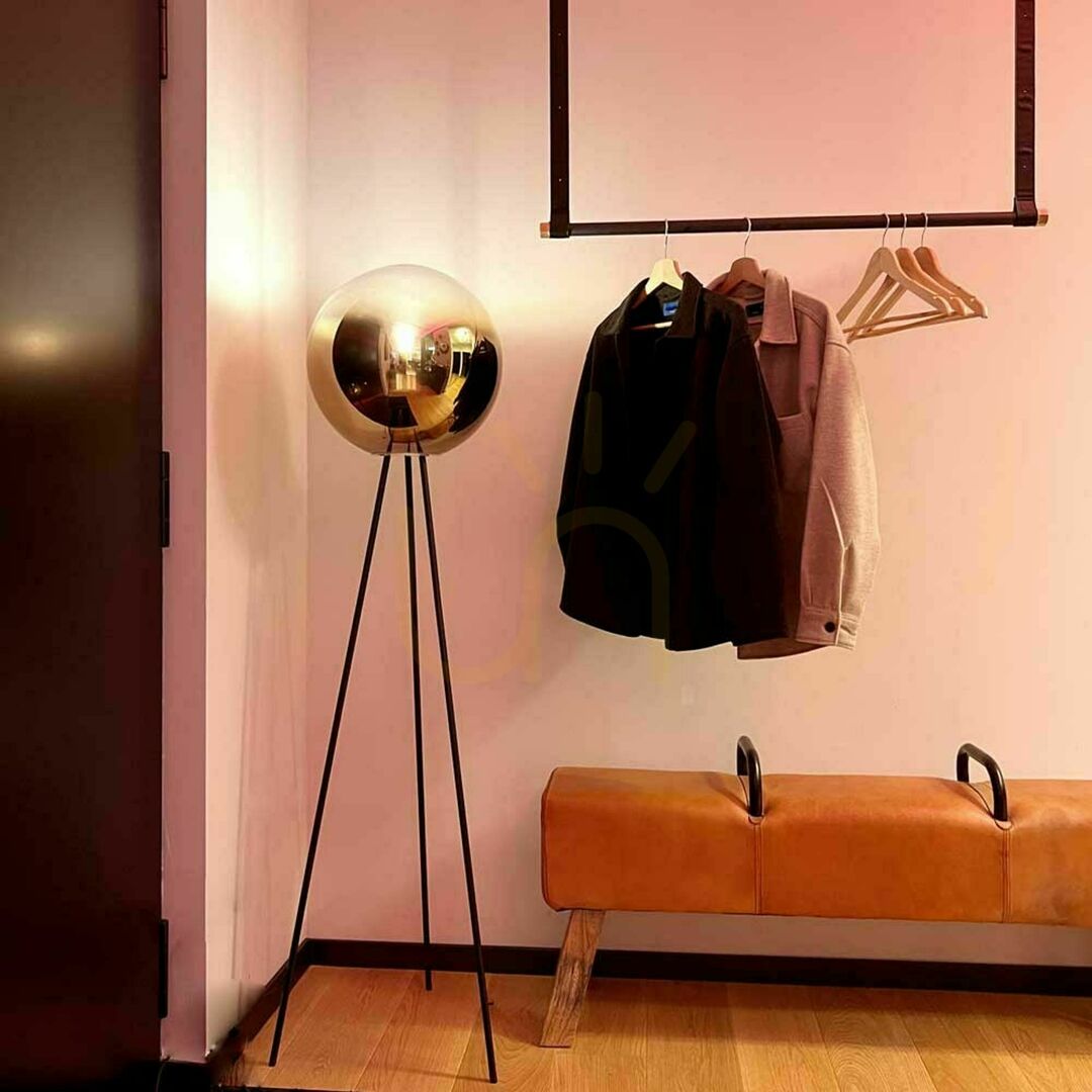 Zobrazit Stojací lampa s.luce Orb Tripod zlatá 160 cm sklo, kov Stojací lampa s.luce Orb Tripod zlatá 160 cm sklo, kov