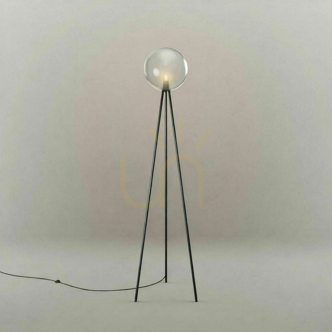 Zobrazit Stojací lampa s.luce Orb Tripod kouřové sklo 160 cm Stojací lampa s.luce Orb Tripod kouřové sklo 160 cm