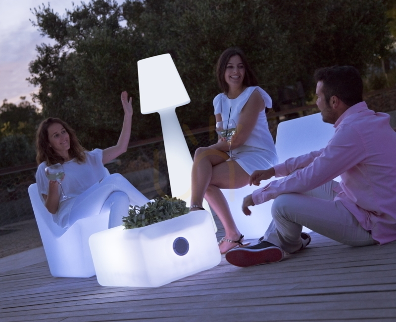 Pohled TARIDA SIT 3159 Bílá zahradní židle s 1 LED světlem TARIDA SIT 3159 Bílá zahradní židle s 1 LED světlem