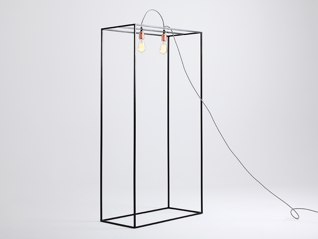 Zobrazit Stojací lampa CustomForm METRIC FLOOR M černá RAL 9005 Stojací lampa CustomForm METRIC FLOOR M černá RAL 9005