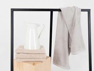 Volně stojící koupelnový věšák CustomForm KAYA BATH L černý 100 cm small 1